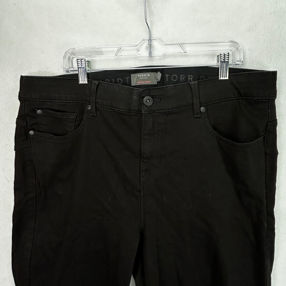 Torrid size 20R Black Jeans Bombshell Skinny Premium Stretch (687) - Picture 3 of 15